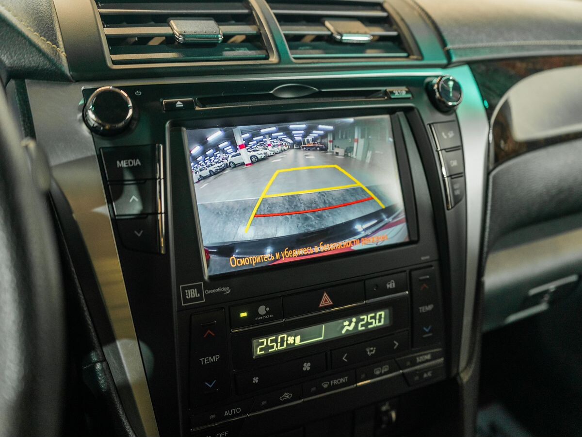 Toyota Camry 2015 - фото автомобиля