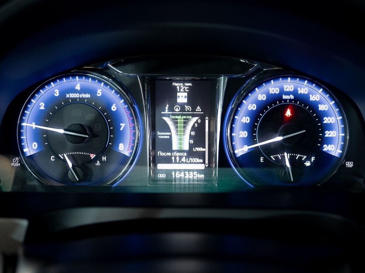 Toyota Camry 2015 - фото автомобиля