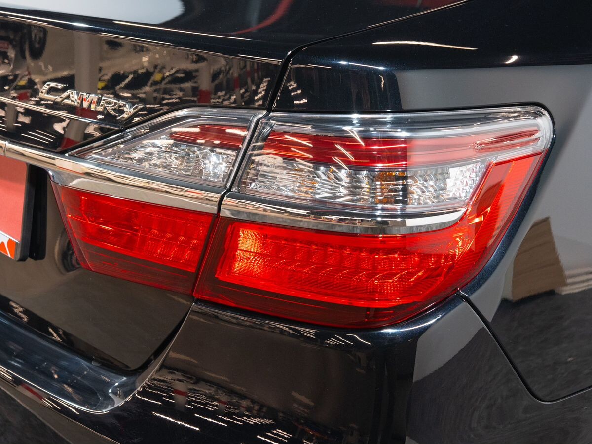 Toyota Camry 2015 - фото автомобиля