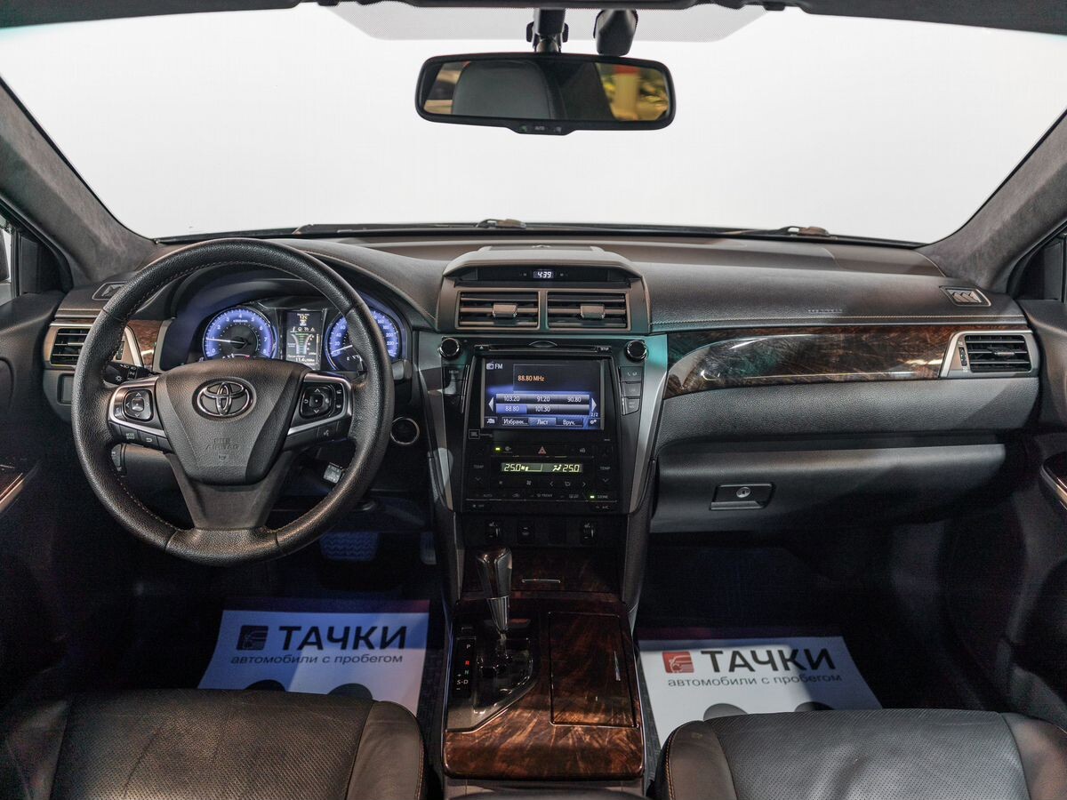 Toyota Camry 2015 - фото автомобиля