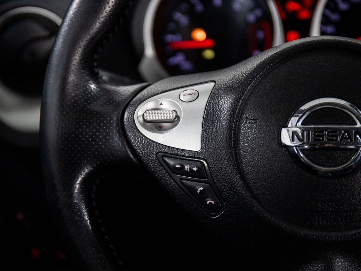 Nissan Juke 2012 - фото автомобиля