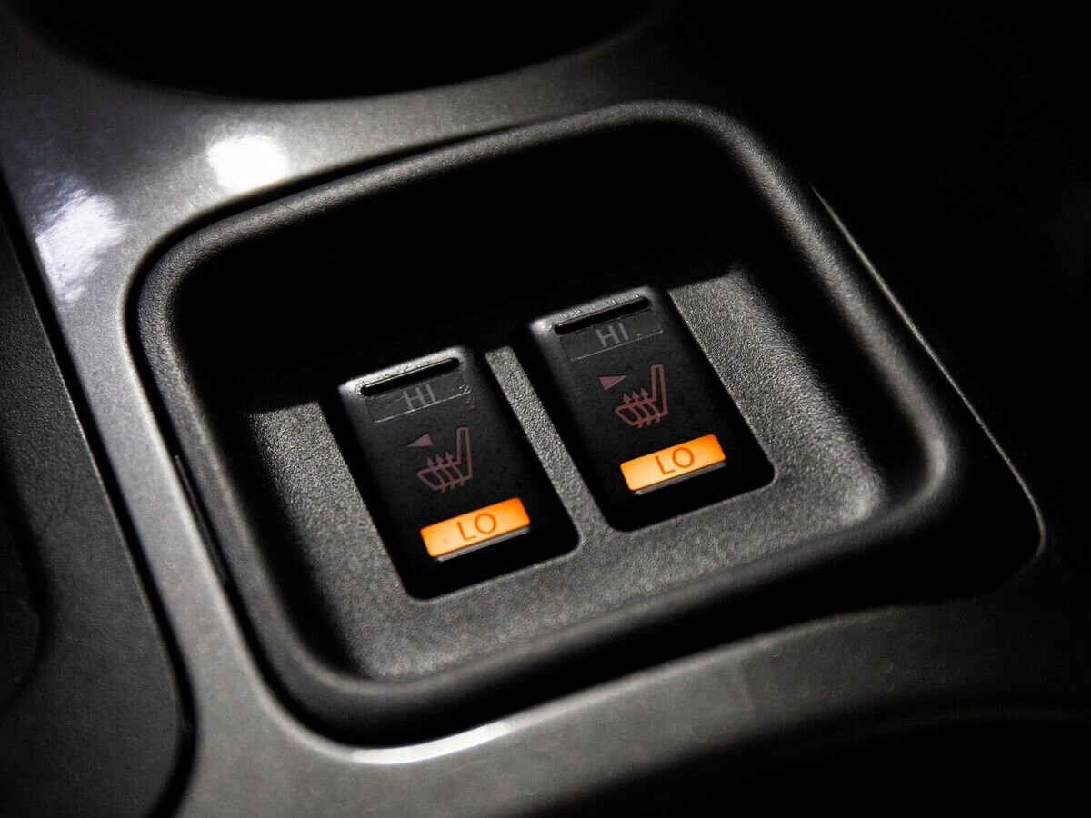 Nissan Juke 2012 - фото автомобиля