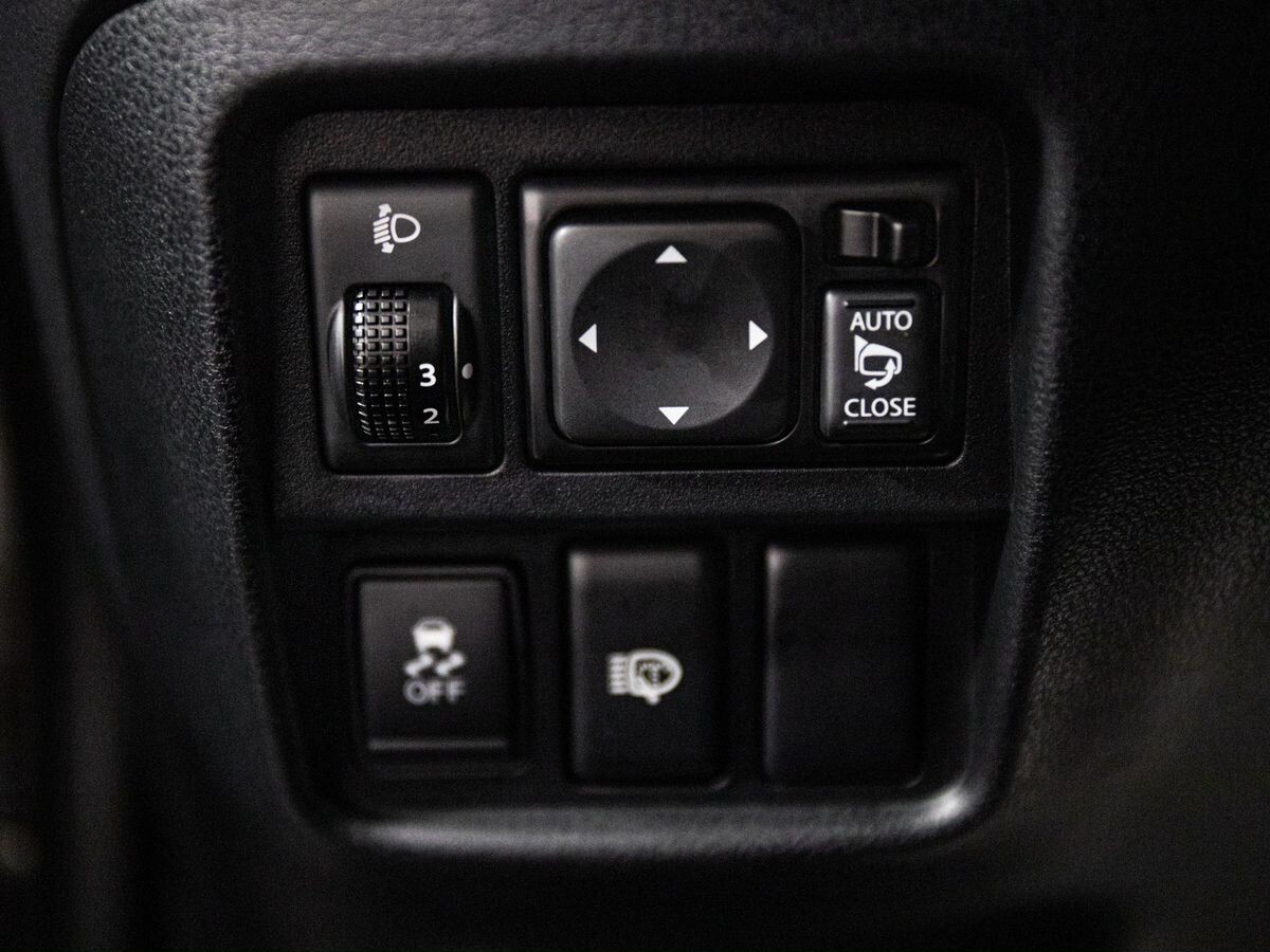 Nissan Juke 2012 - фото автомобиля