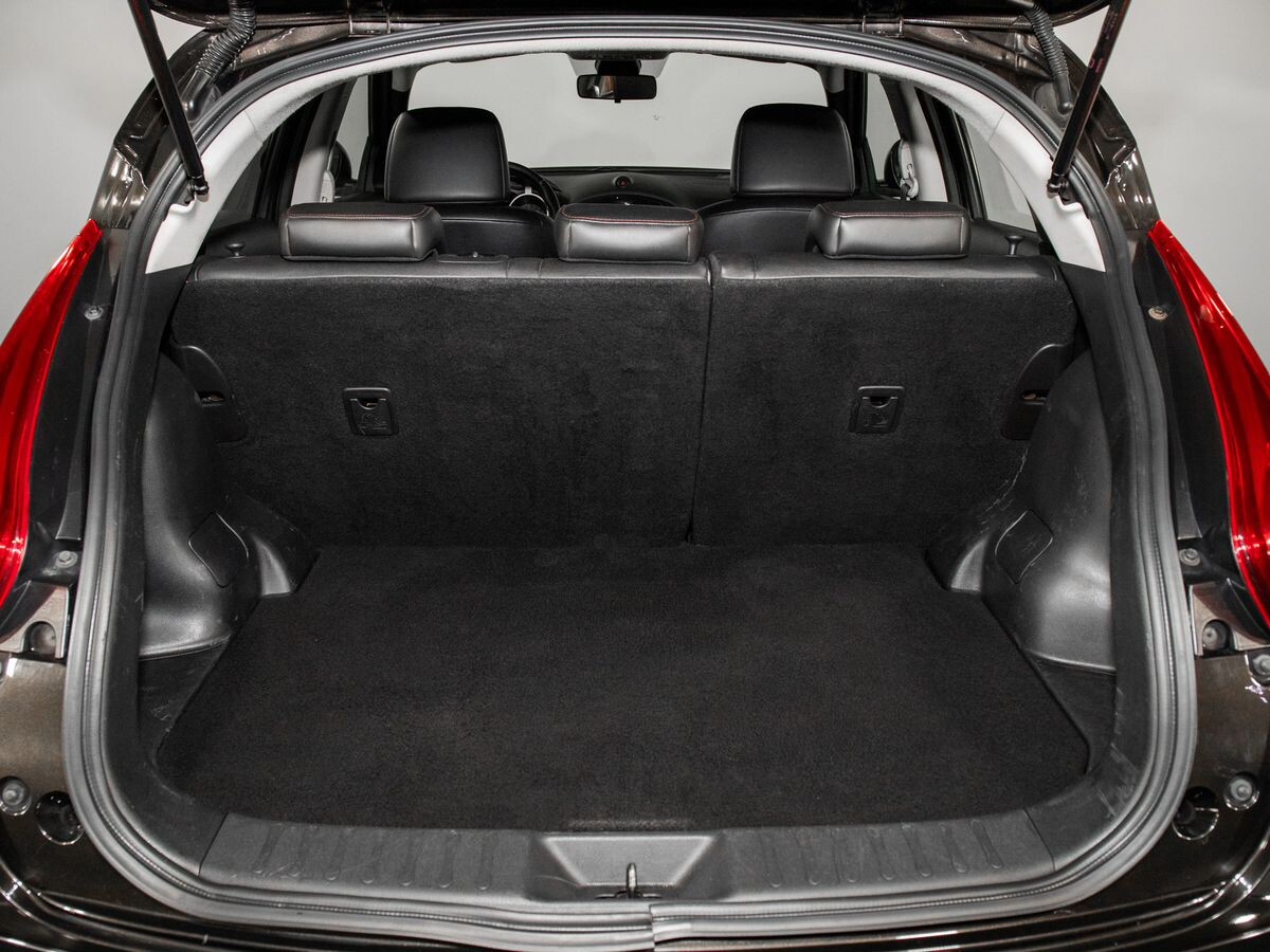 Nissan Juke 2012 - фото автомобиля