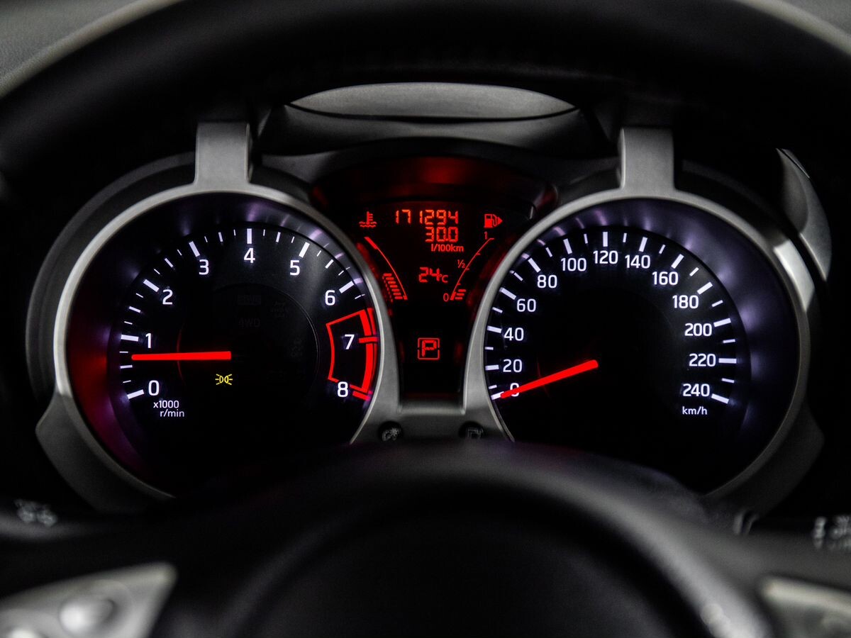 Nissan Juke 2012 - фото автомобиля