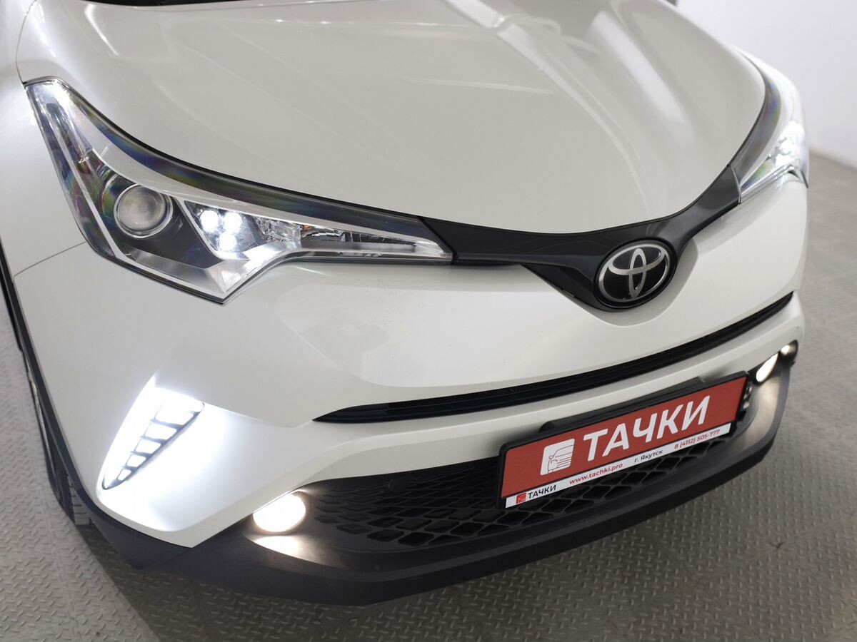 Toyota C-HR 2019 - фото автомобиля