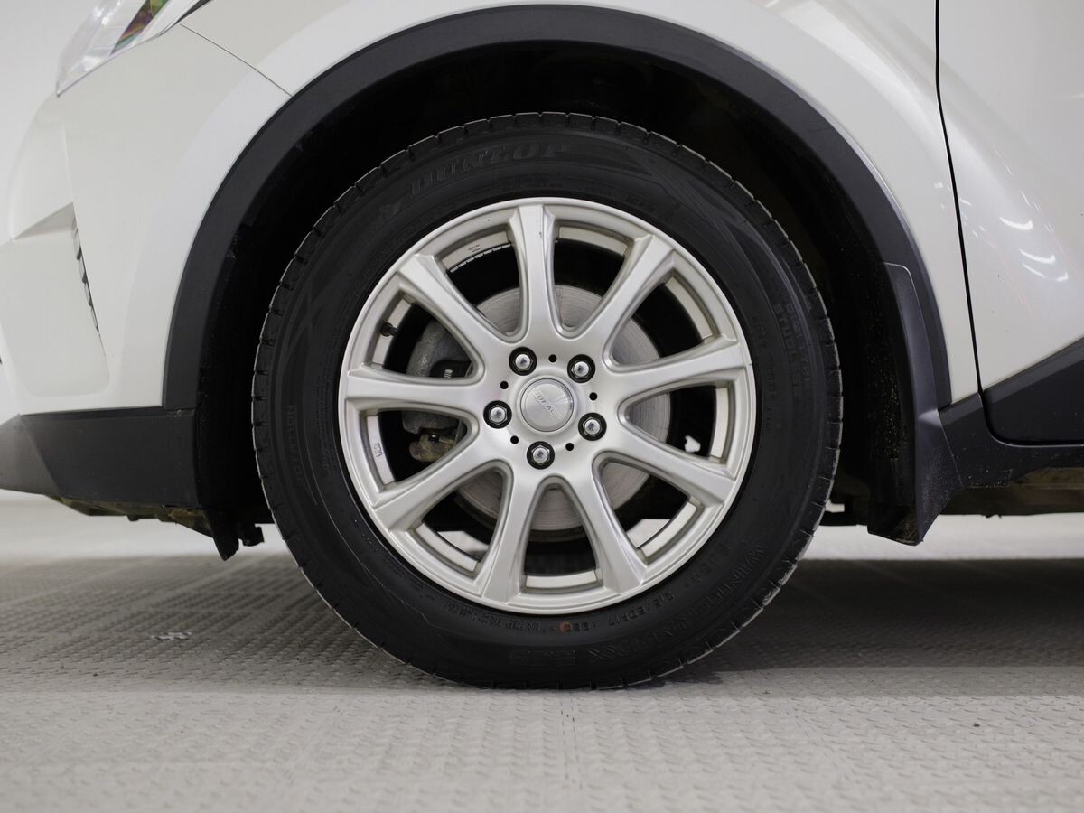 Toyota C-HR 2019 - фото автомобиля