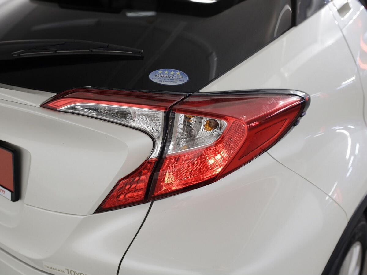Toyota C-HR 2019 - фото автомобиля