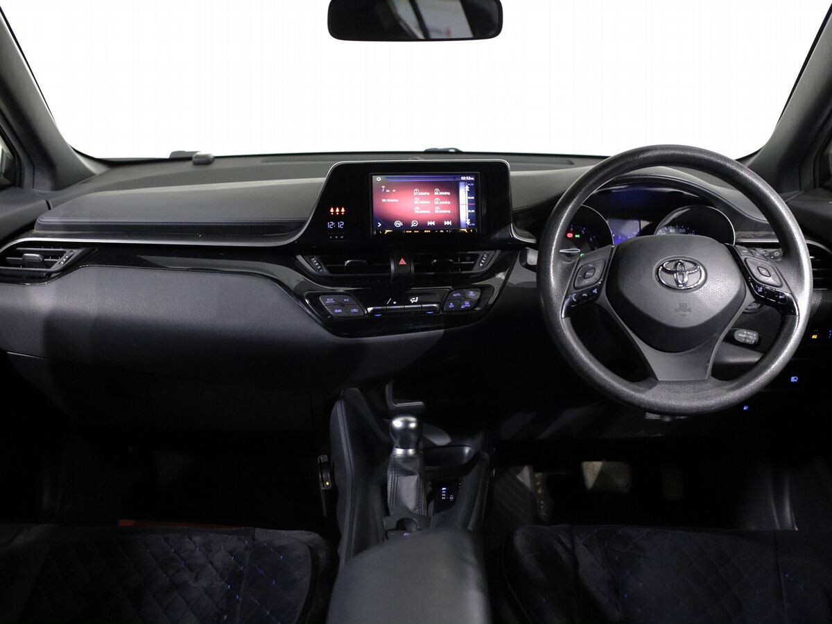 Toyota C-HR 2019 - фото автомобиля