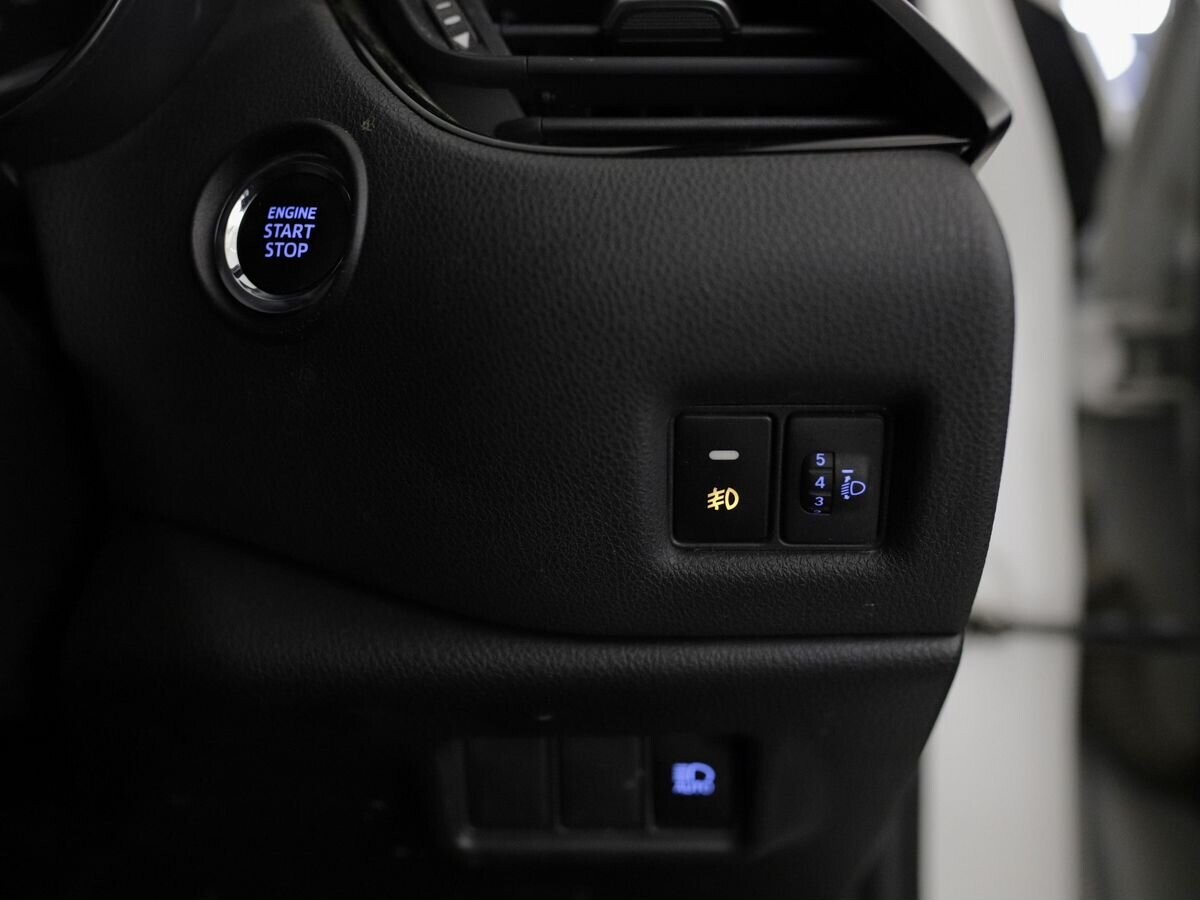 Toyota C-HR 2019 - фото автомобиля