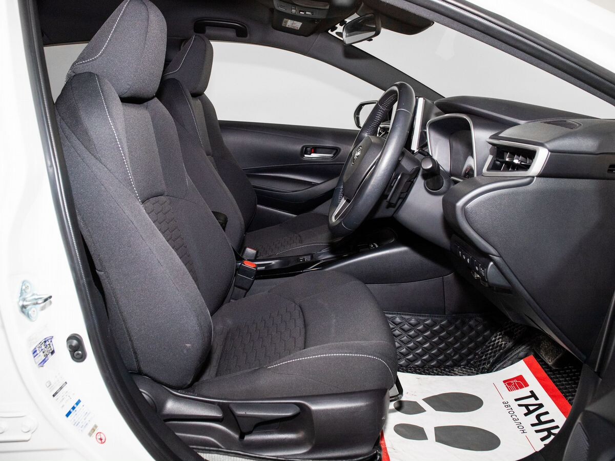 Toyota Corolla 2018 - фото автомобиля