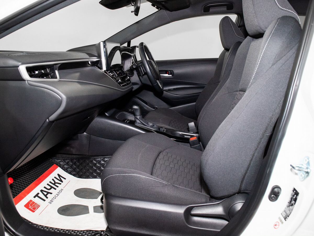 Toyota Corolla 2018 - фото автомобиля