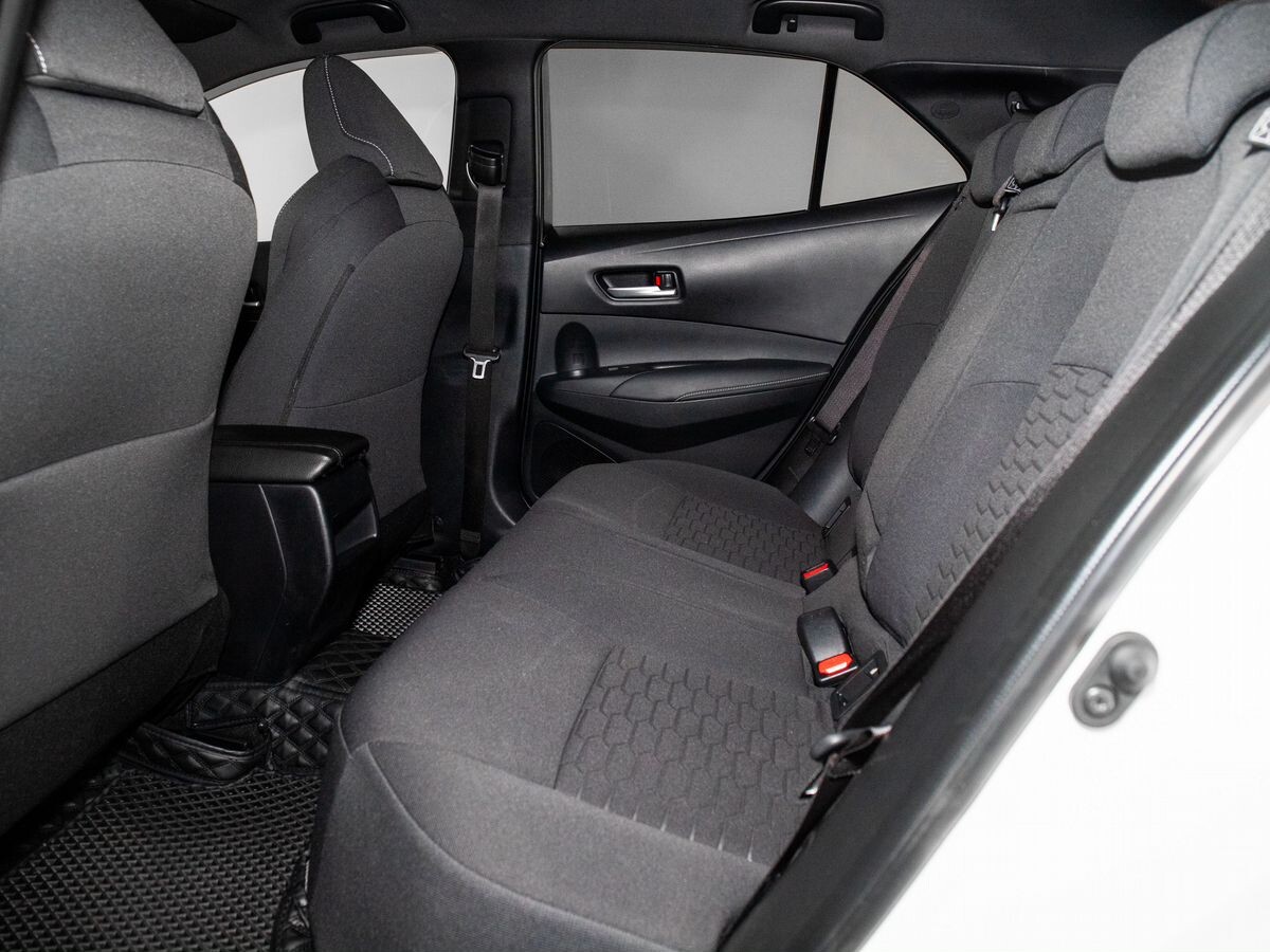 Toyota Corolla 2018 - фото автомобиля