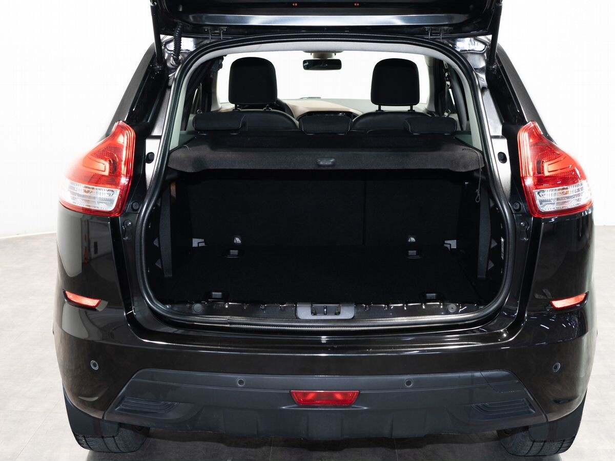 Lada (ВАЗ) XRAY 2017 - фото автомобиля