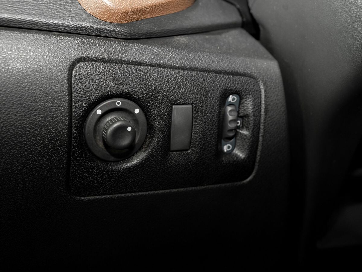 Lada (ВАЗ) XRAY 2017 - фото автомобиля