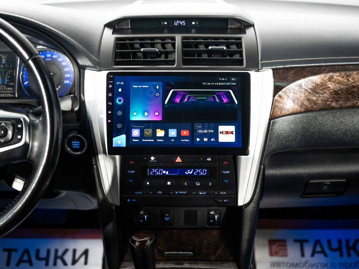 Toyota Camry 2015 - фото автомобиля