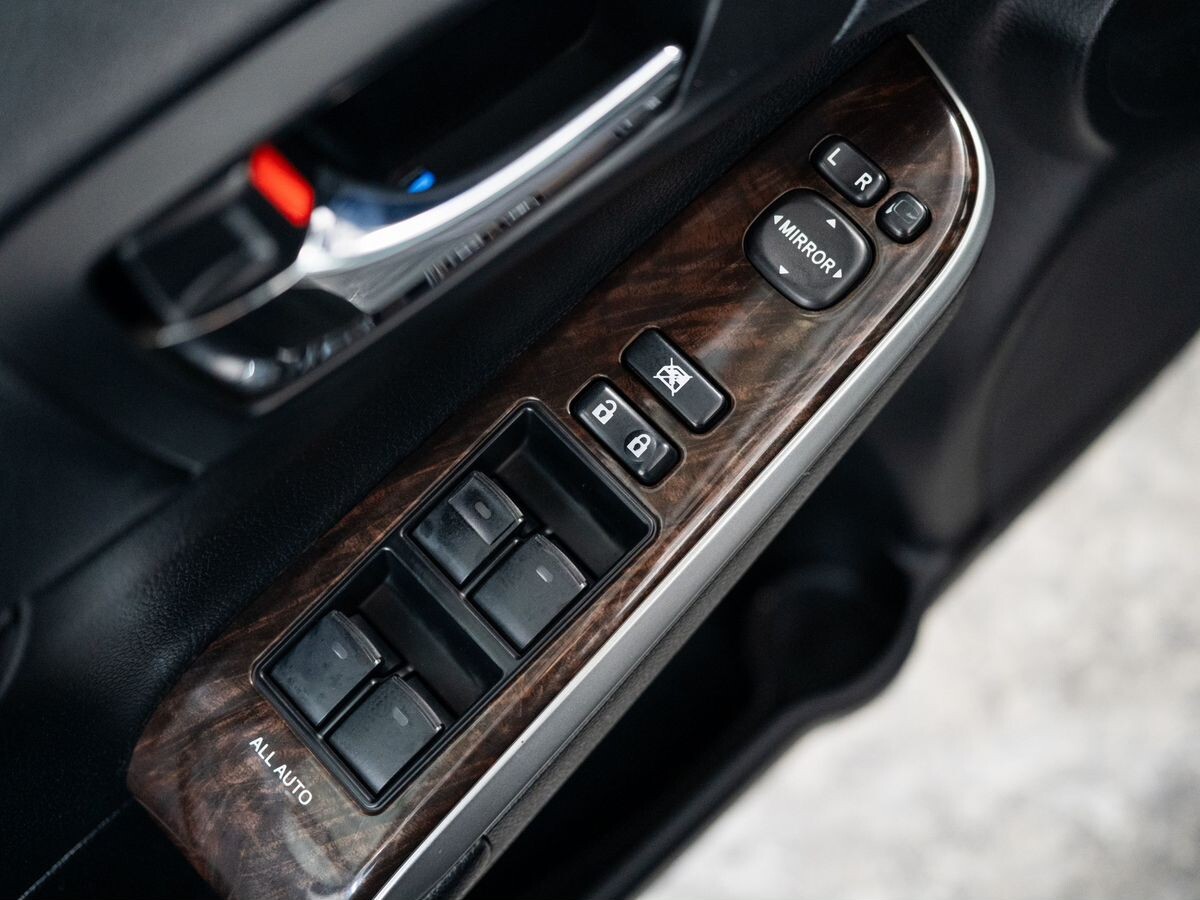 Toyota Camry 2015 - фото автомобиля