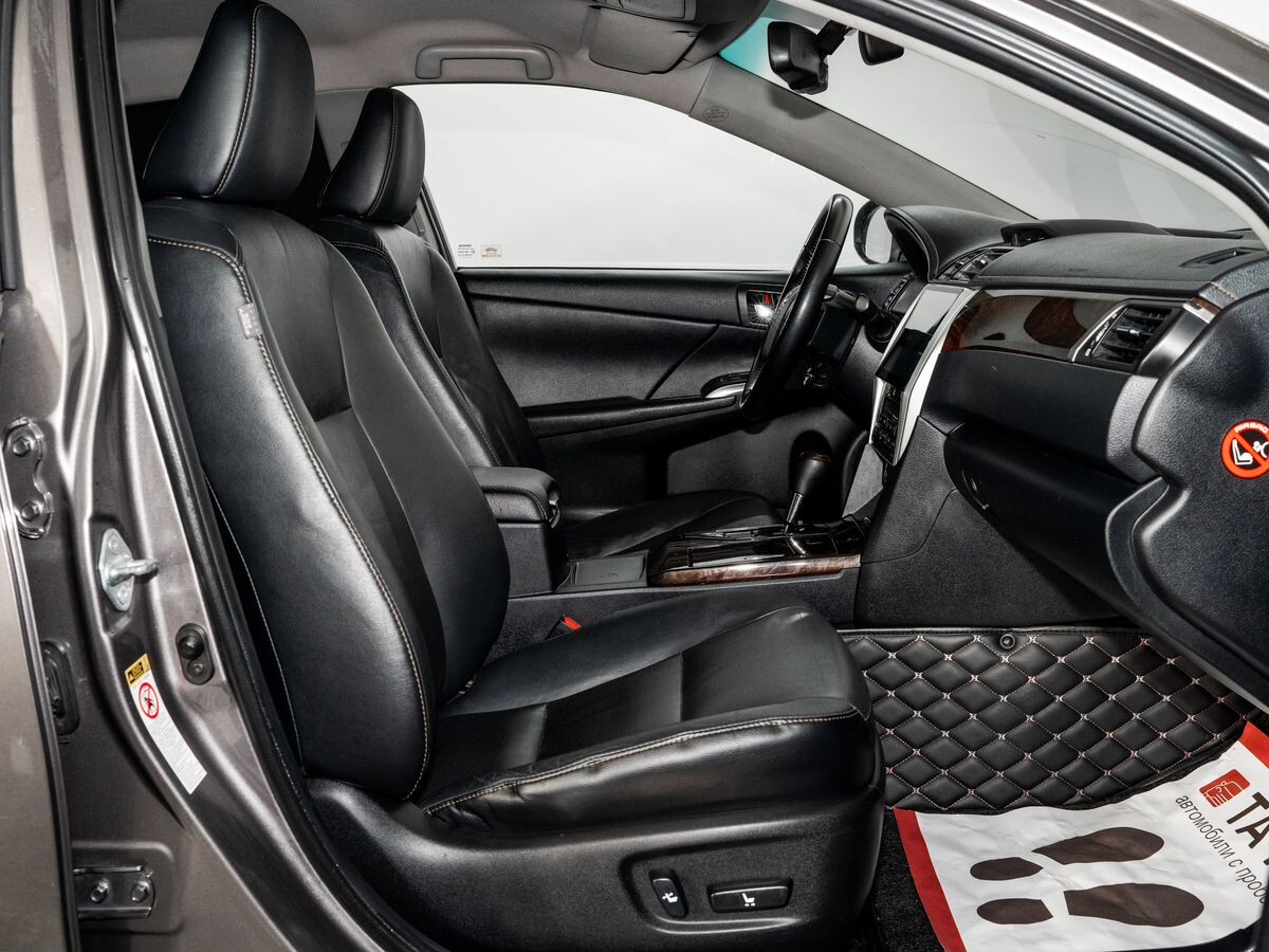 Toyota Camry 2015 - фото автомобиля