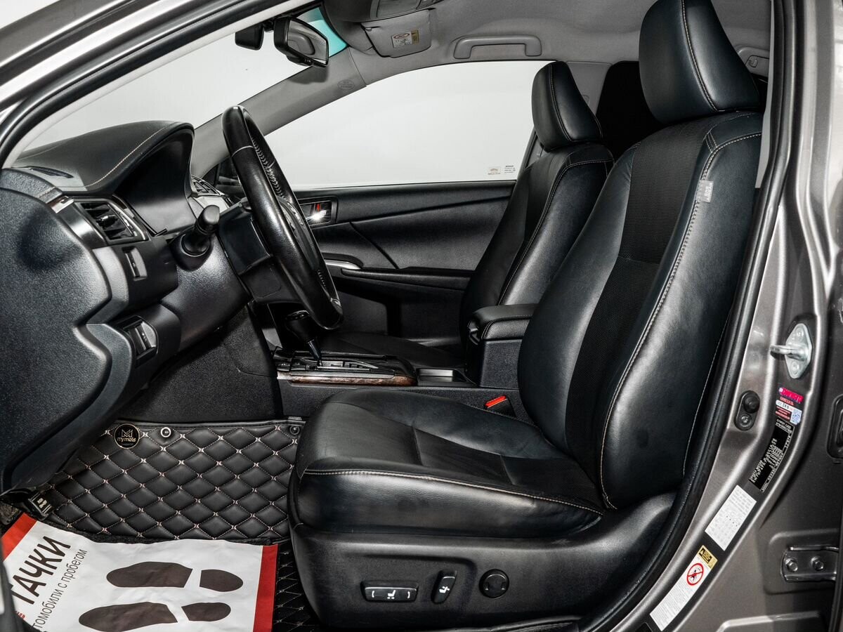 Toyota Camry 2015 - фото автомобиля