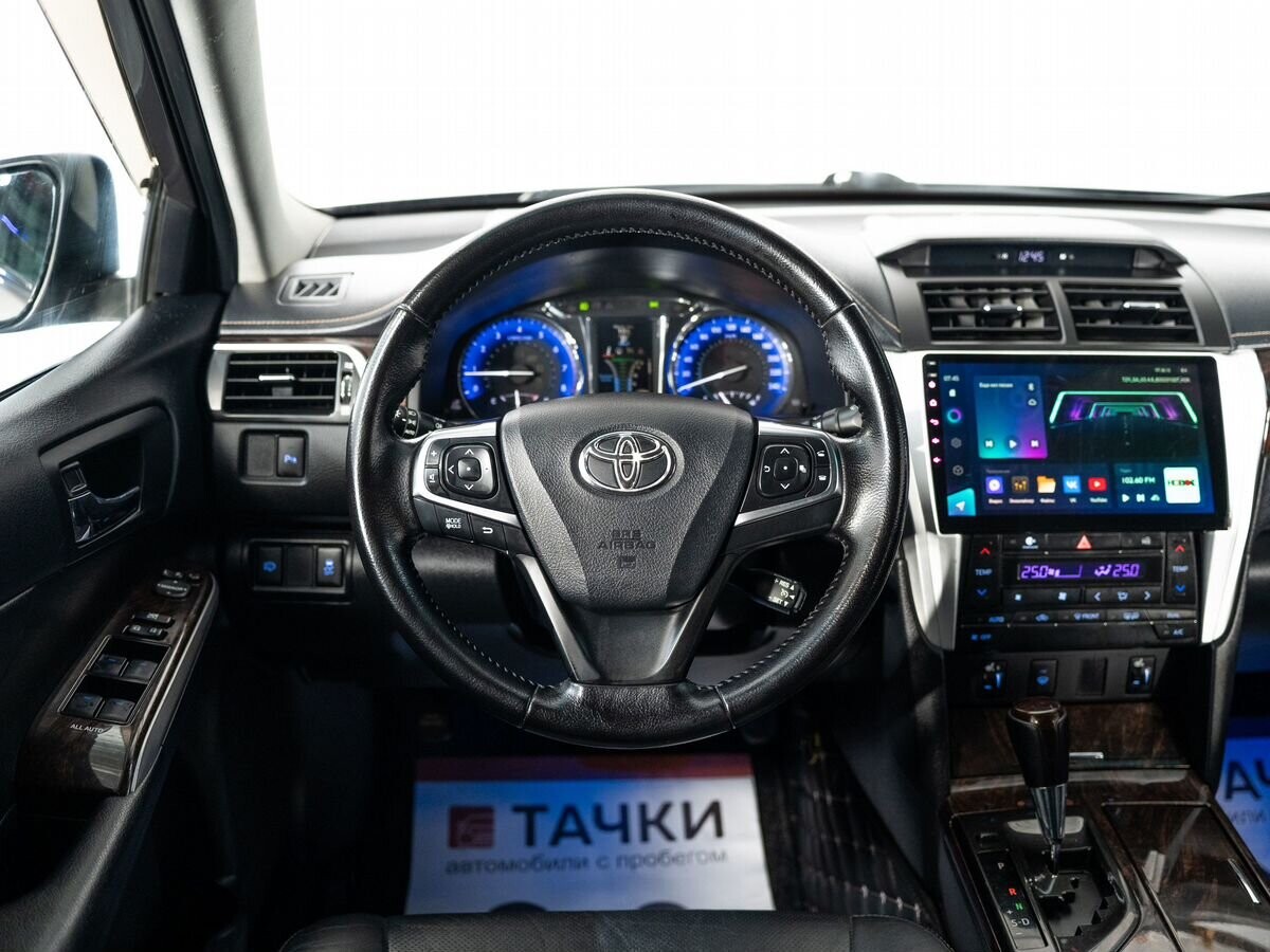 Toyota Camry 2015 - фото автомобиля