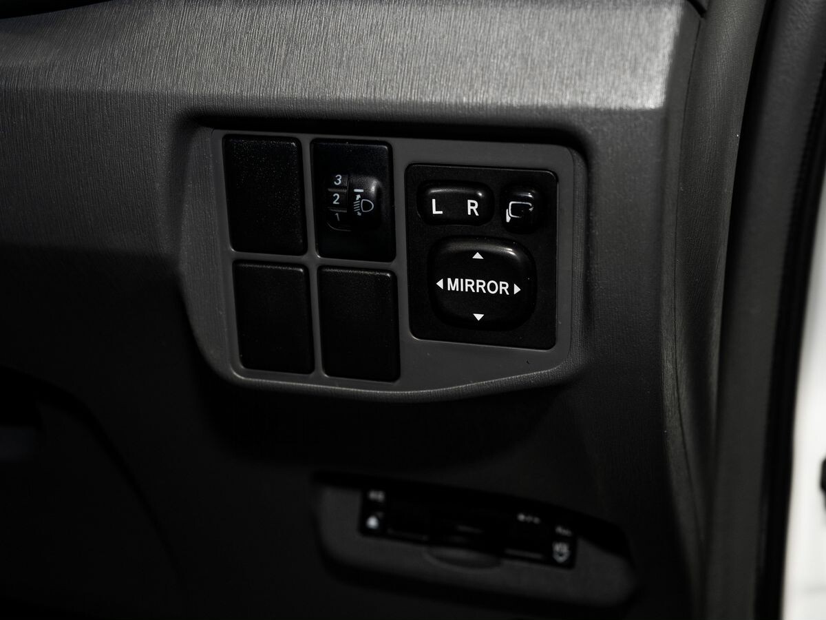 Toyota Prius 2010 - фото автомобиля