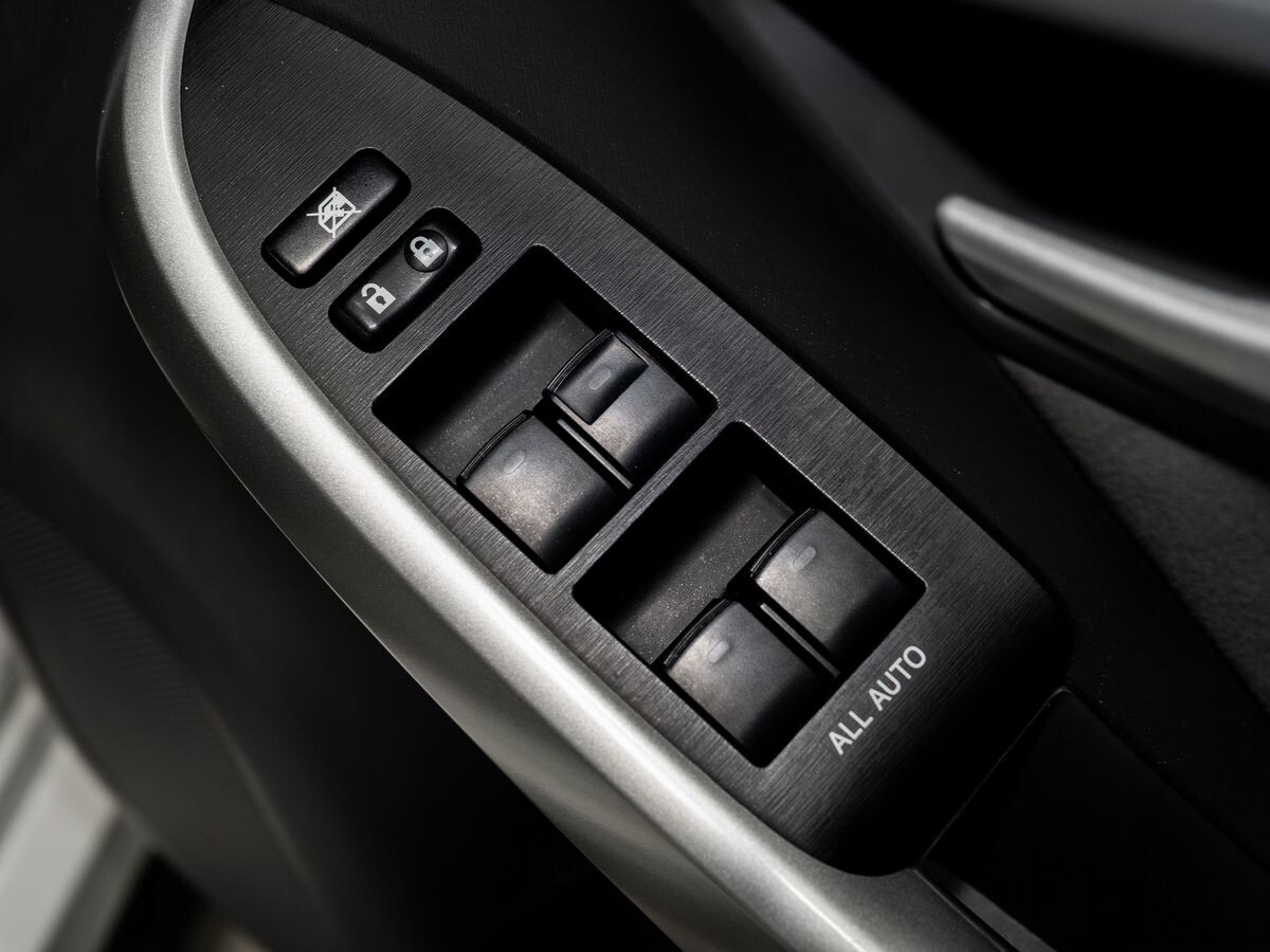 Toyota Prius 2010 - фото автомобиля