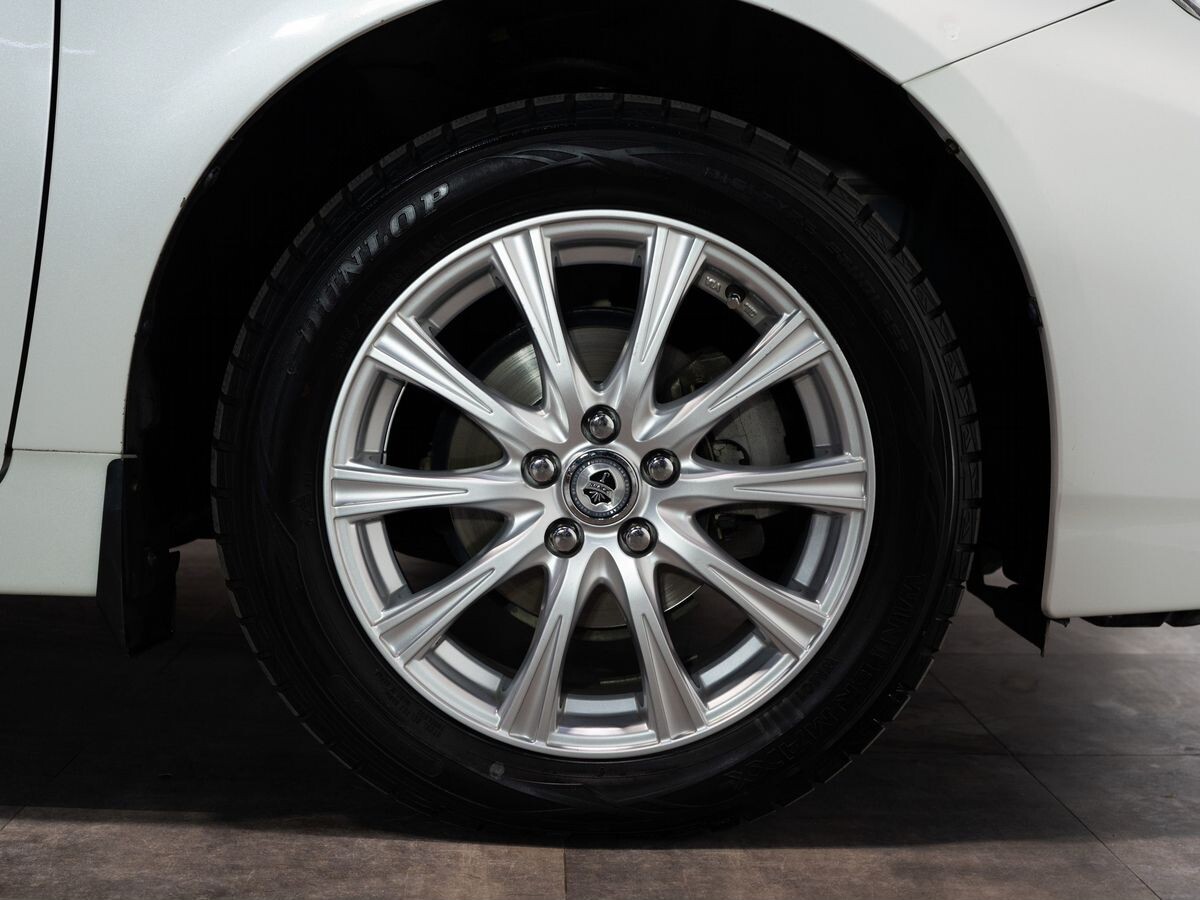 Toyota Prius 2010 - фото автомобиля