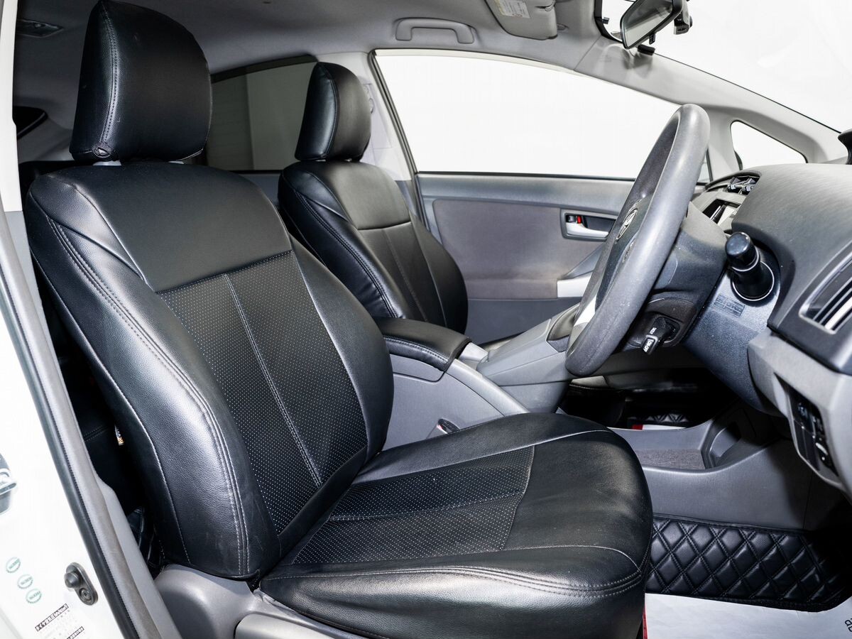 Toyota Prius 2010 - фото автомобиля