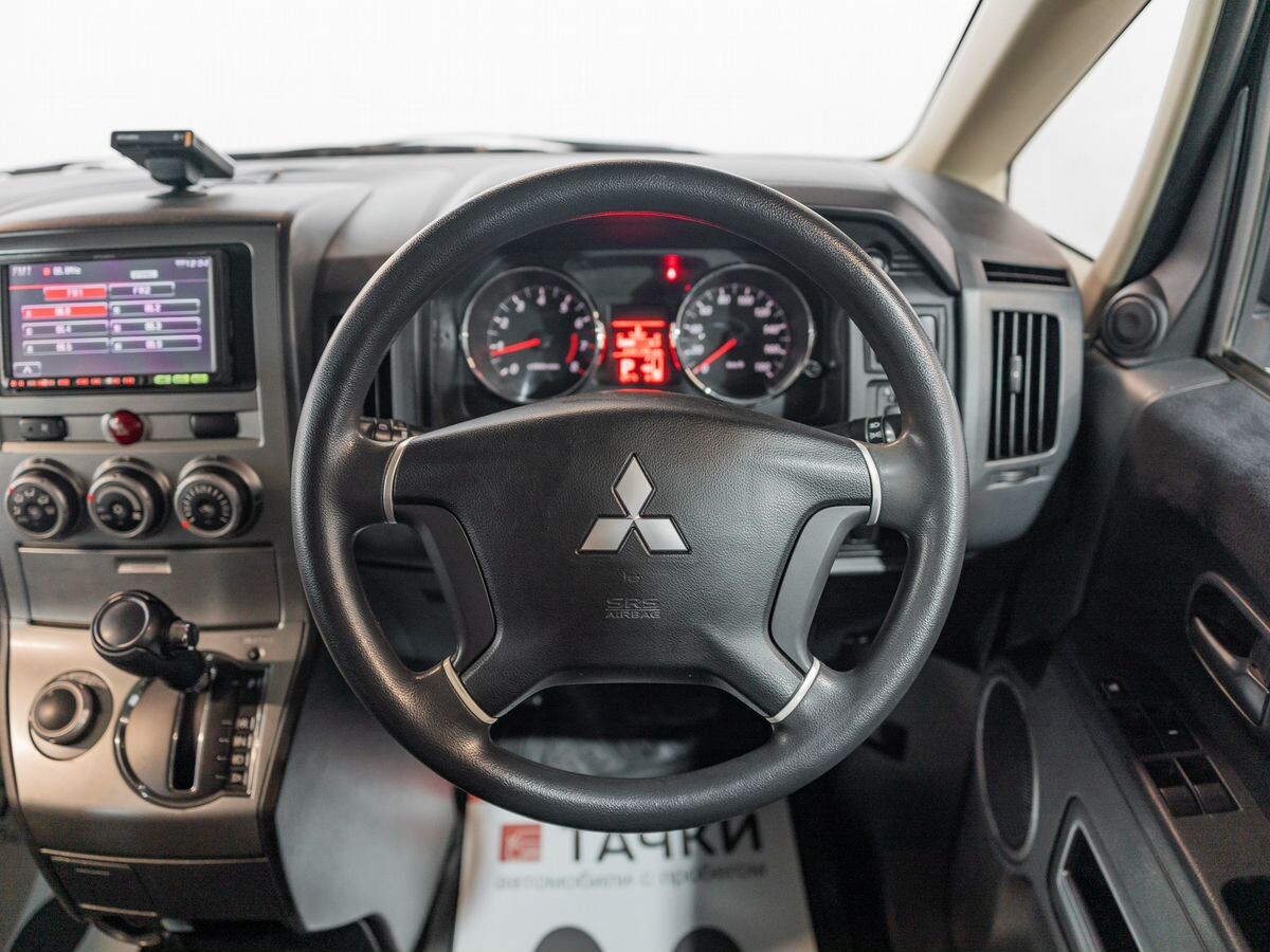 Mitsubishi Delica D:5 2011 - фото автомобиля