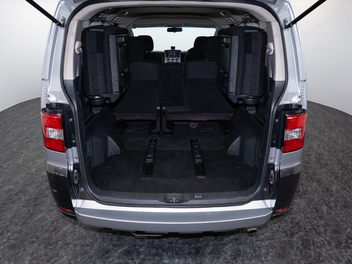 Mitsubishi Delica D:5 2011 - фото автомобиля