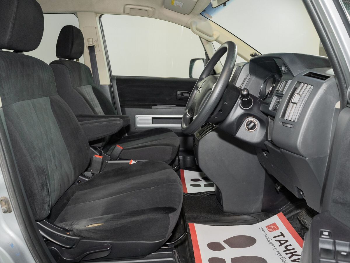 Mitsubishi Delica D:5 2011 - фото автомобиля