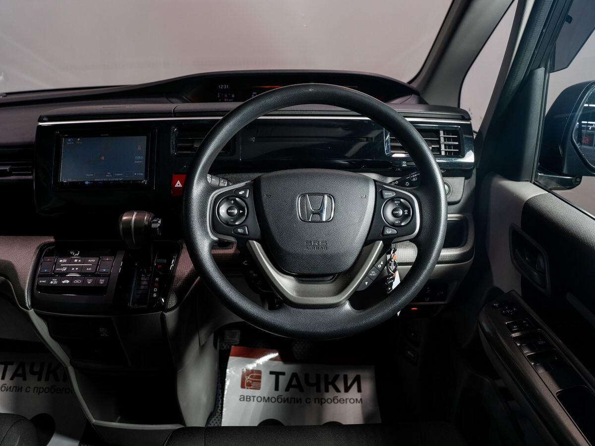 Honda Stepwgn 2018 - фото автомобиля