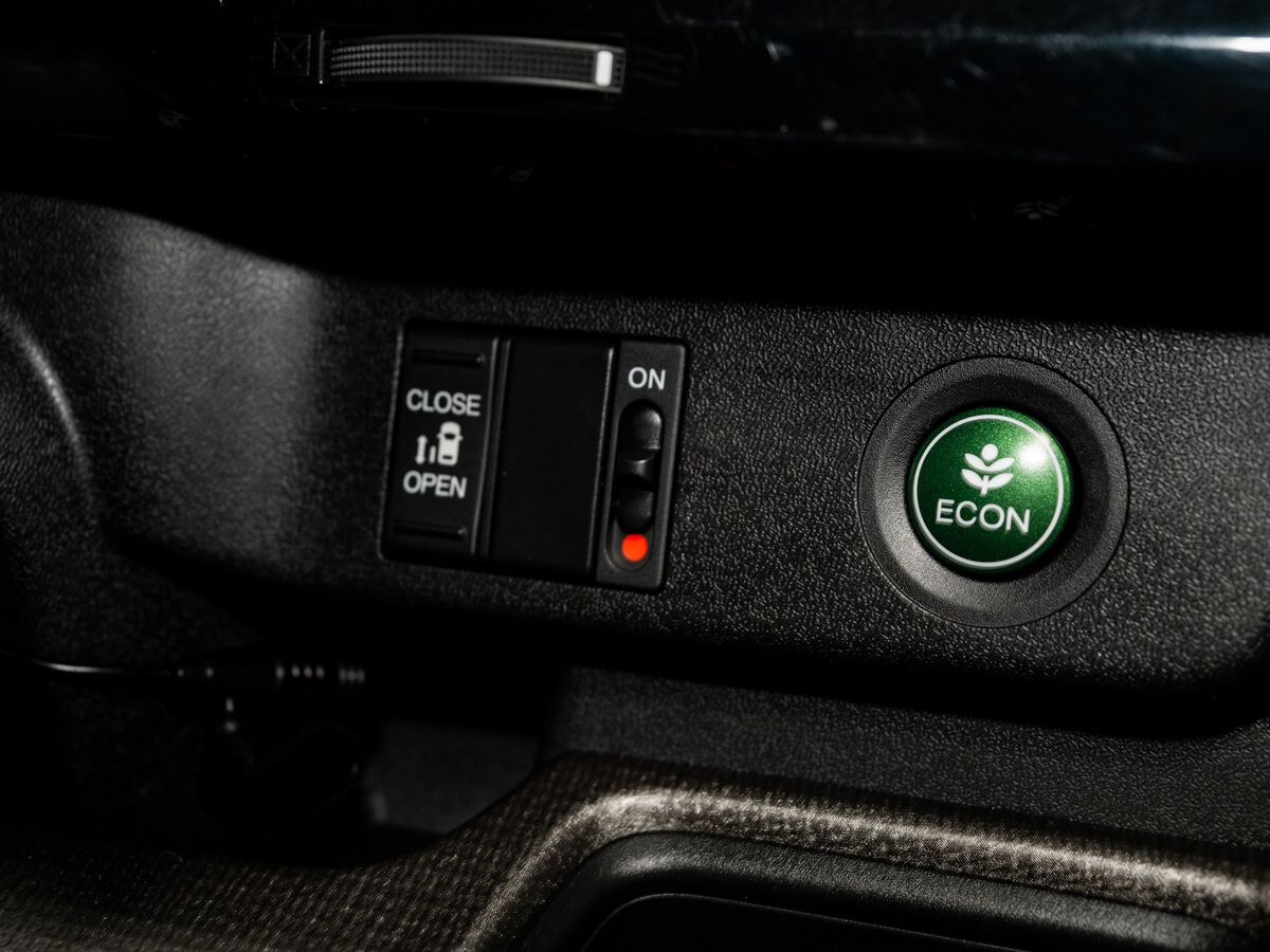 Honda Stepwgn 2018 - фото автомобиля