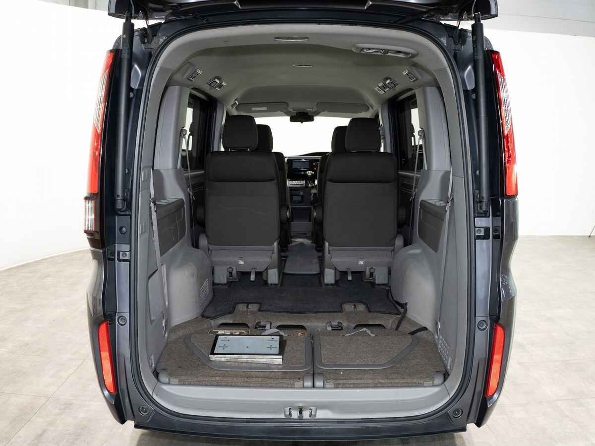 Honda Stepwgn 2018 - фото автомобиля