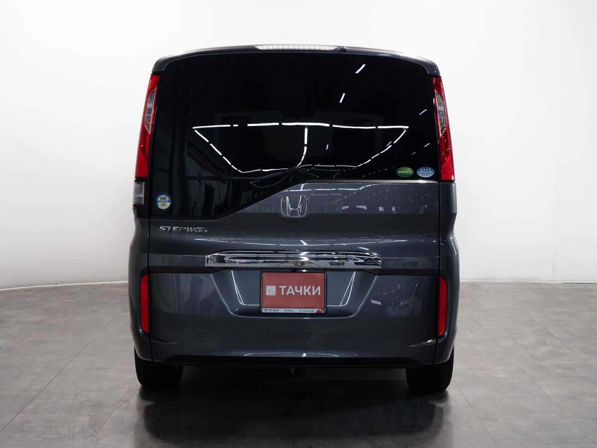 Honda Stepwgn 2018 - фото автомобиля