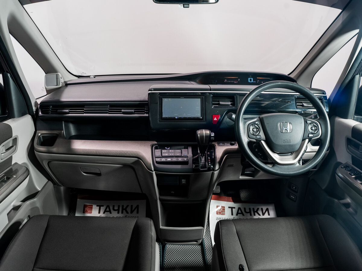 Honda Stepwgn 2018 - фото автомобиля