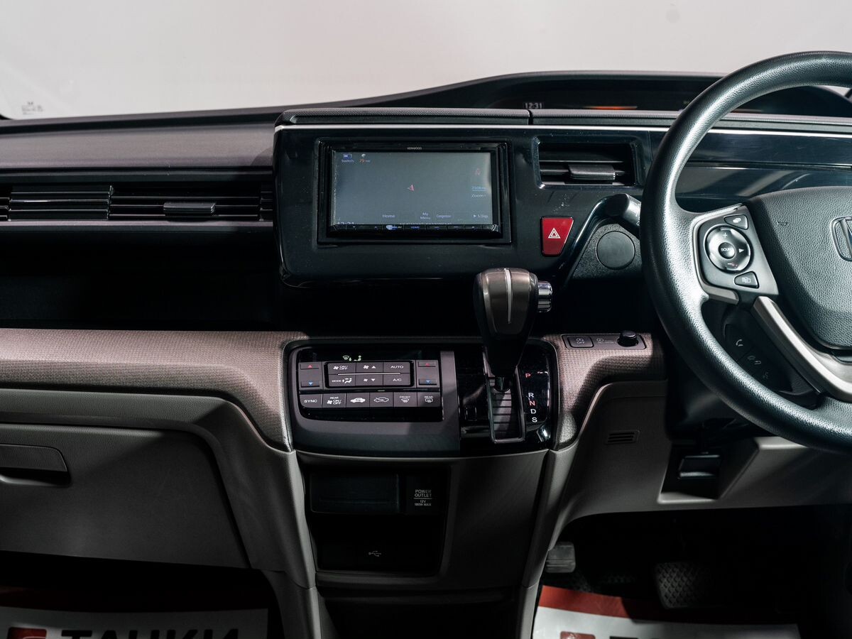 Honda Stepwgn 2018 - фото автомобиля