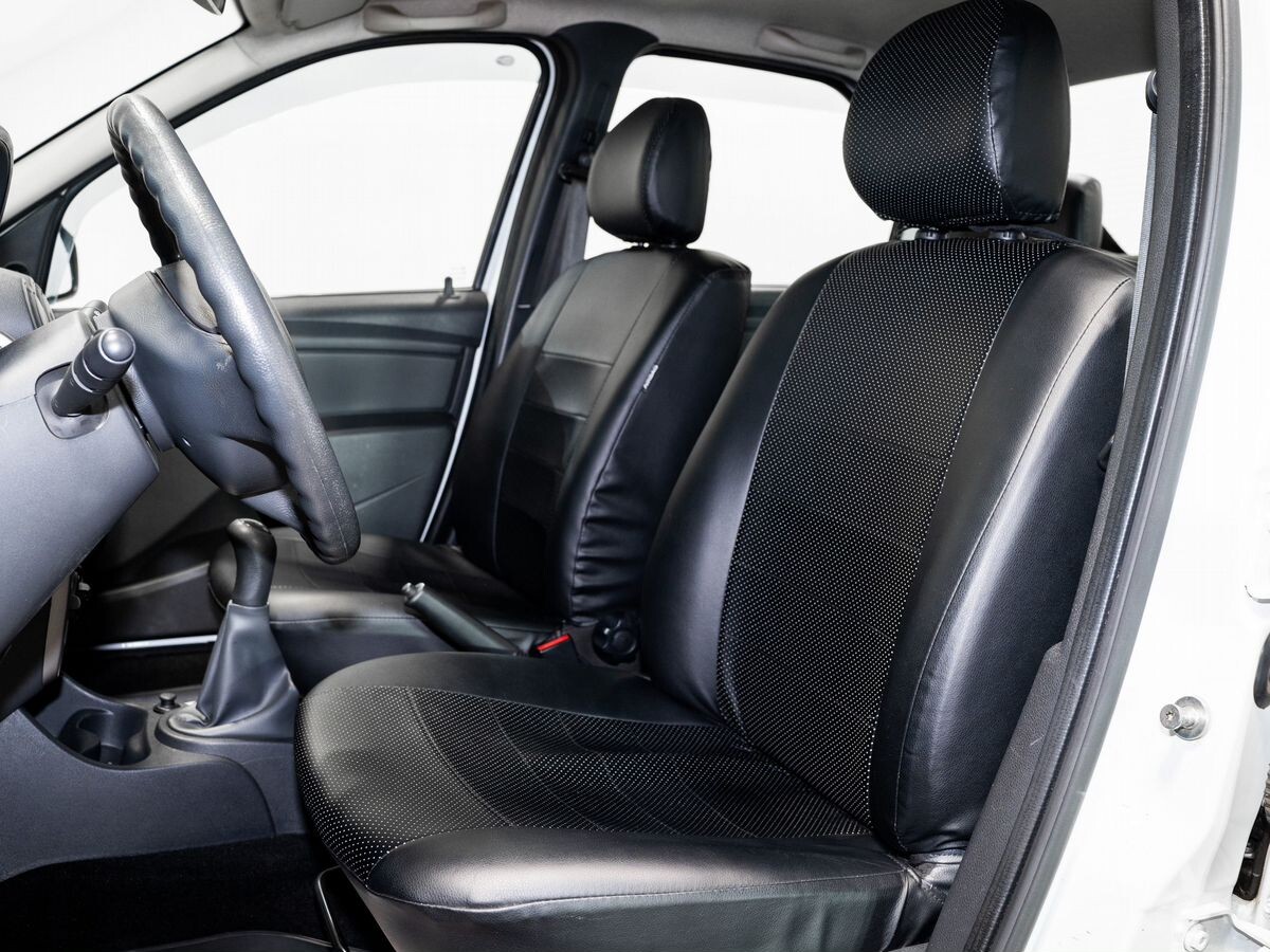 Renault Logan 2011 - фото автомобиля