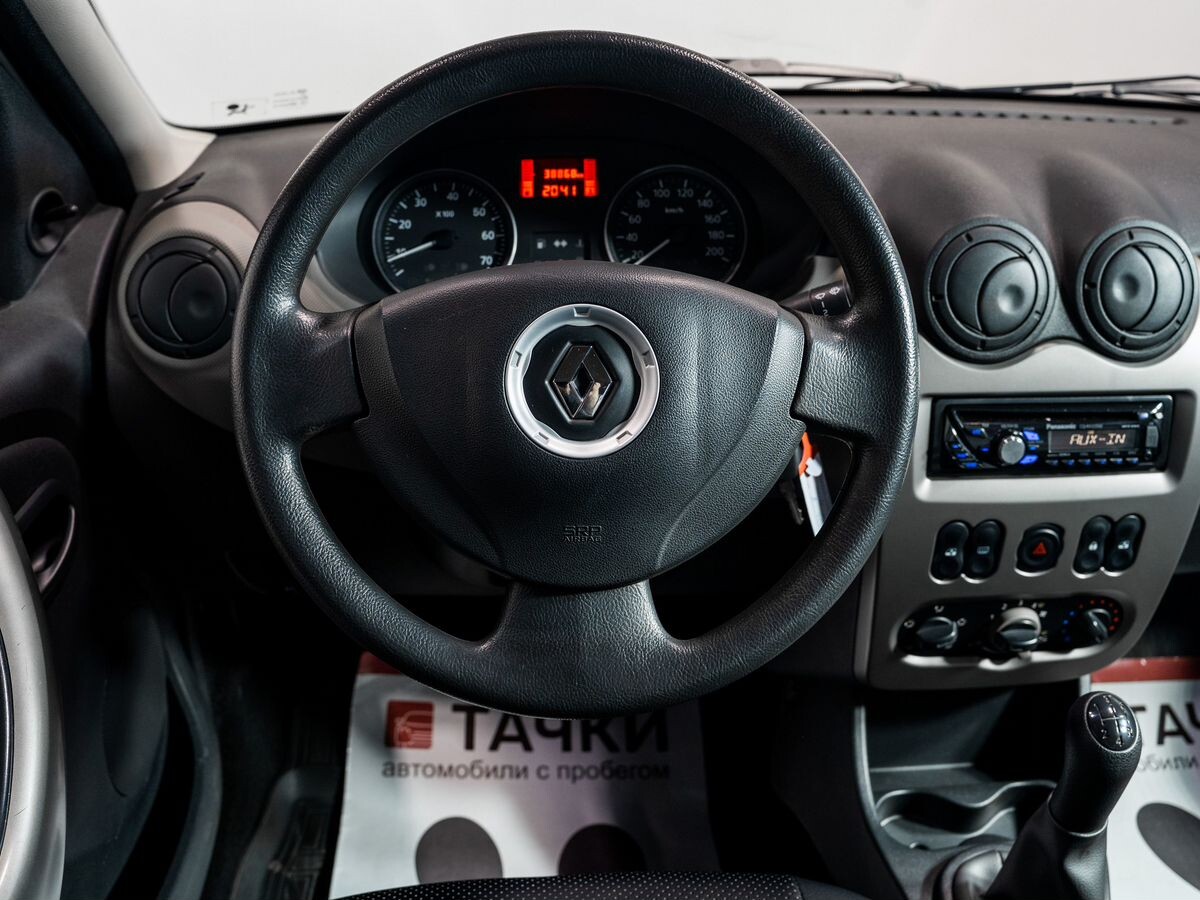 Renault Logan 2011 - фото автомобиля