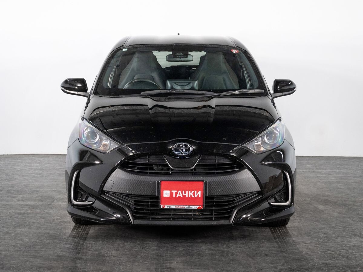 Toyota Yaris 2021 - фото автомобиля