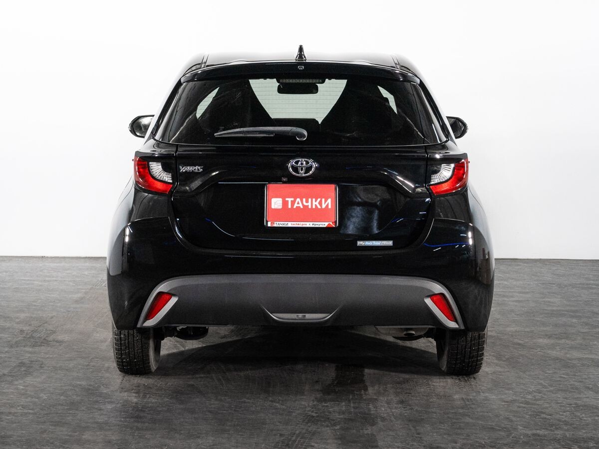 Toyota Yaris 2021 - фото автомобиля