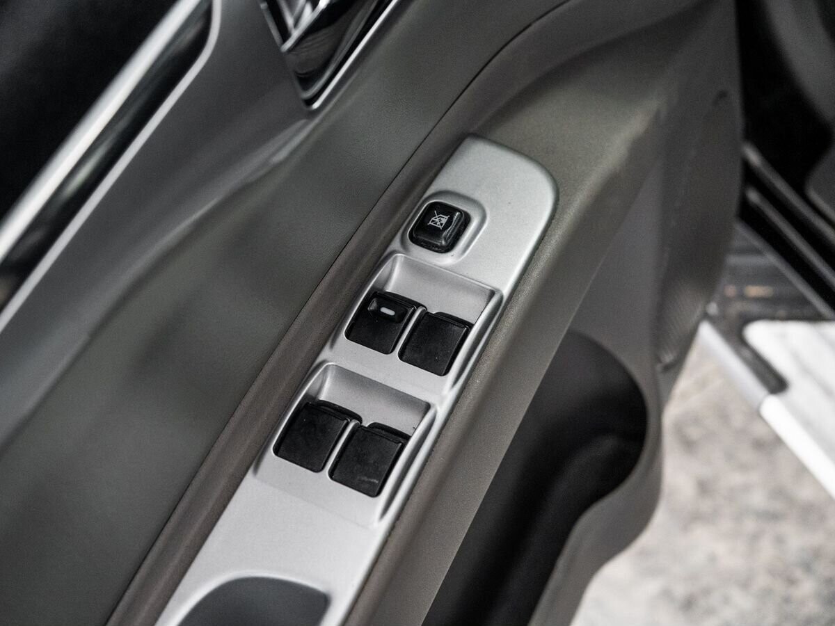 Mitsubishi Pajero Sport 2011 - фото автомобиля