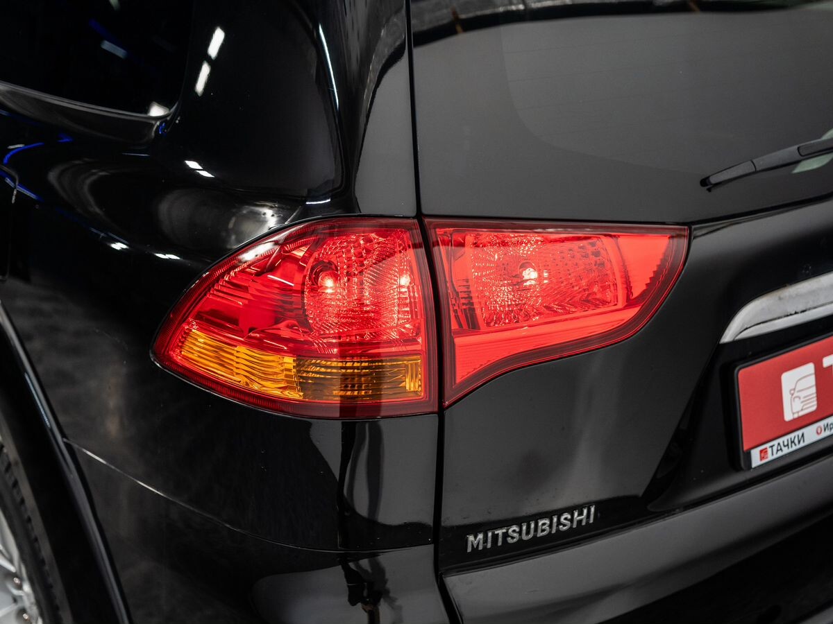 Mitsubishi Pajero Sport 2011 - фото автомобиля