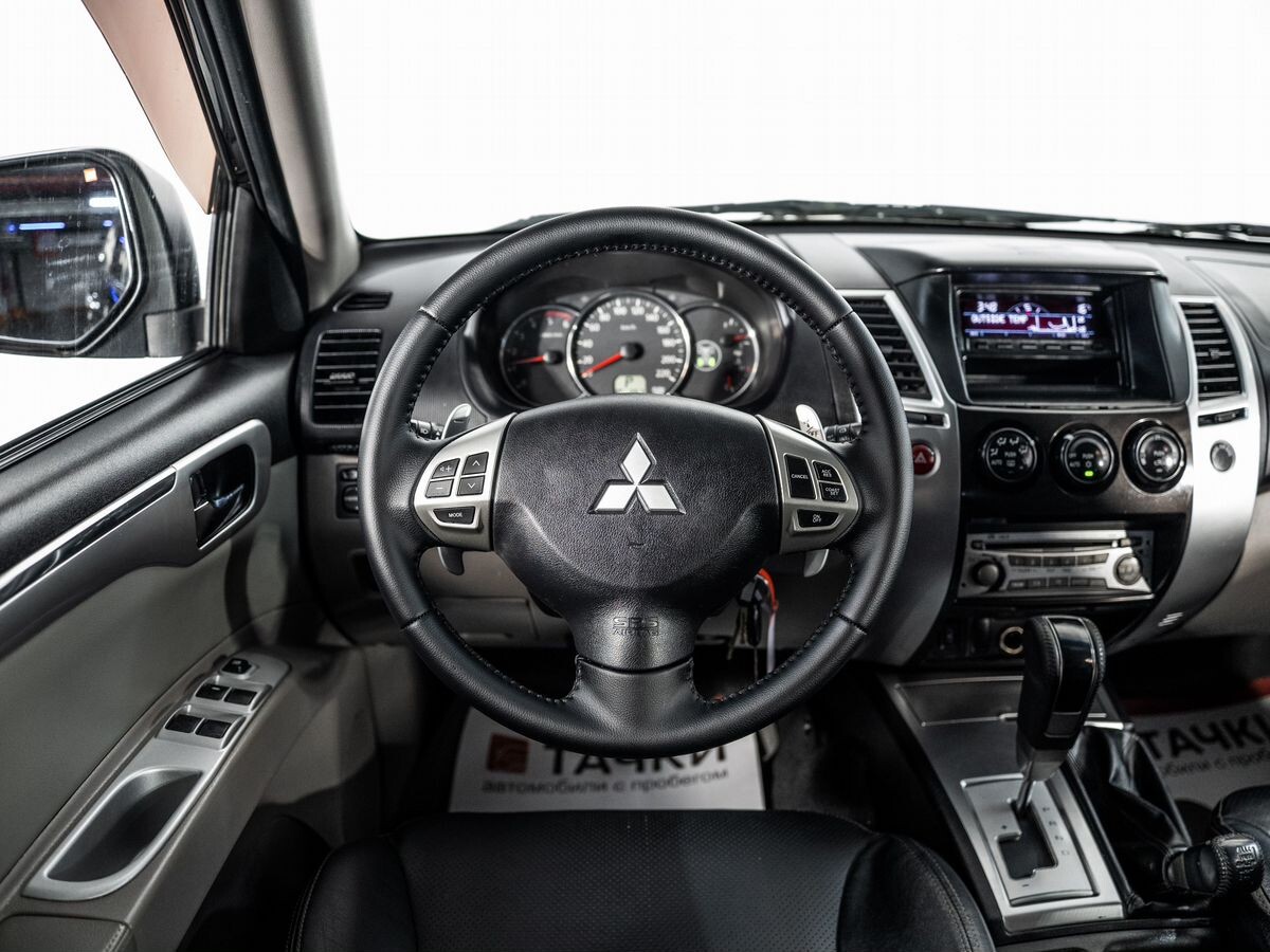 Mitsubishi Pajero Sport 2011 - фото автомобиля