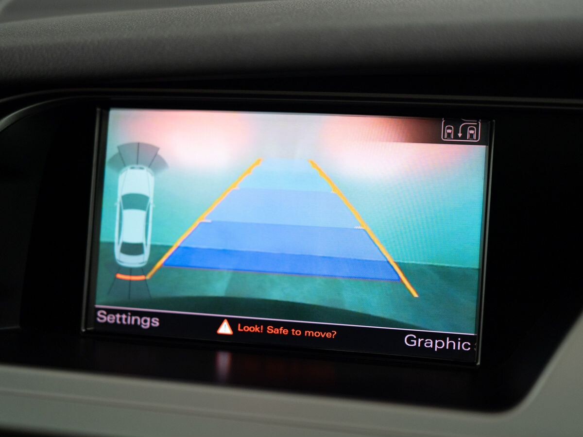 Audi A4 2010 - фото автомобиля