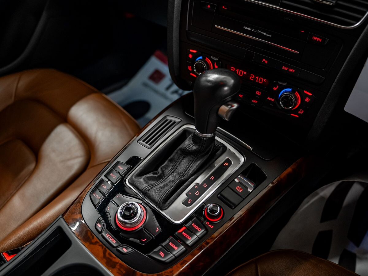 Audi A4 2010 - фото автомобиля