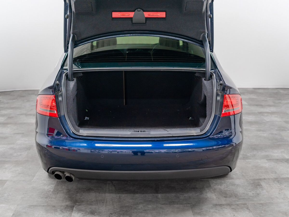 Audi A4 2010 - фото автомобиля