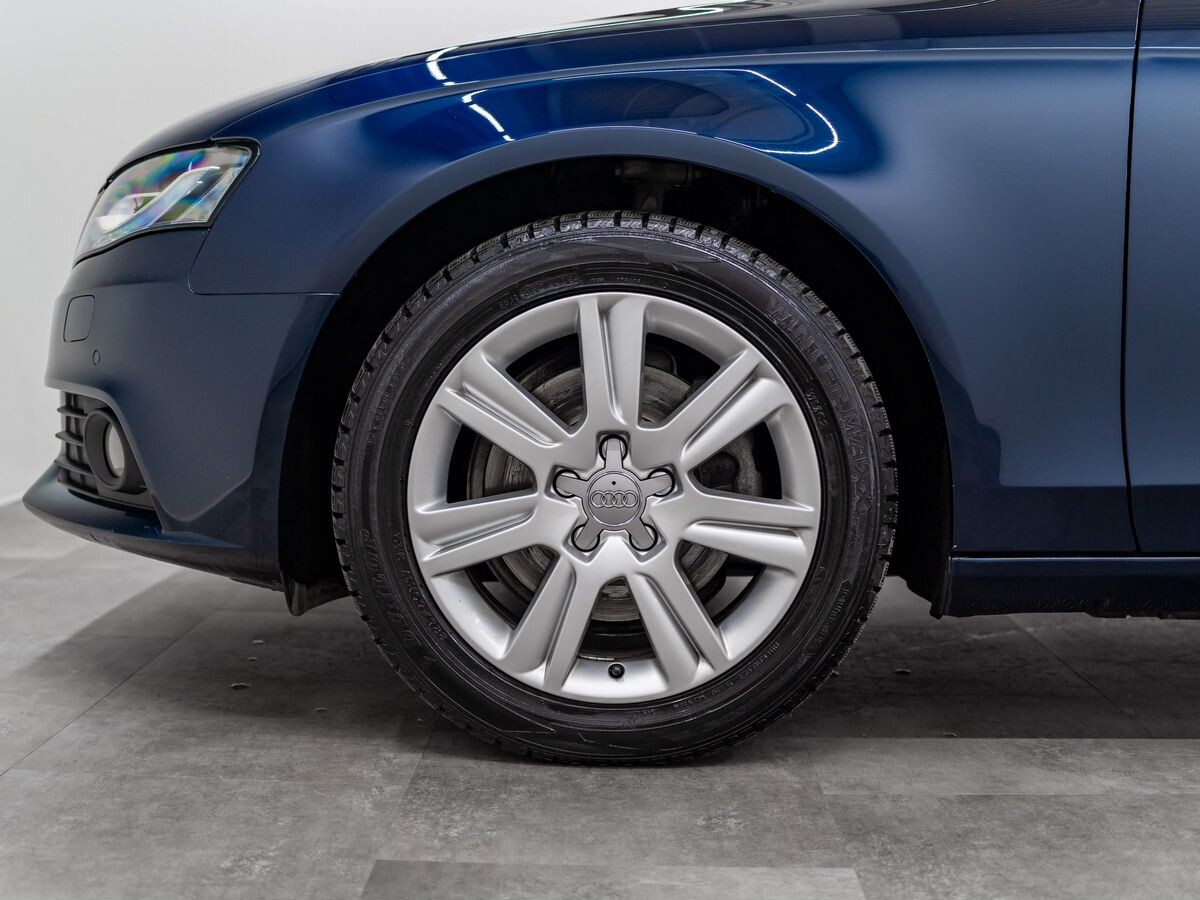 Audi A4 2010 - фото автомобиля