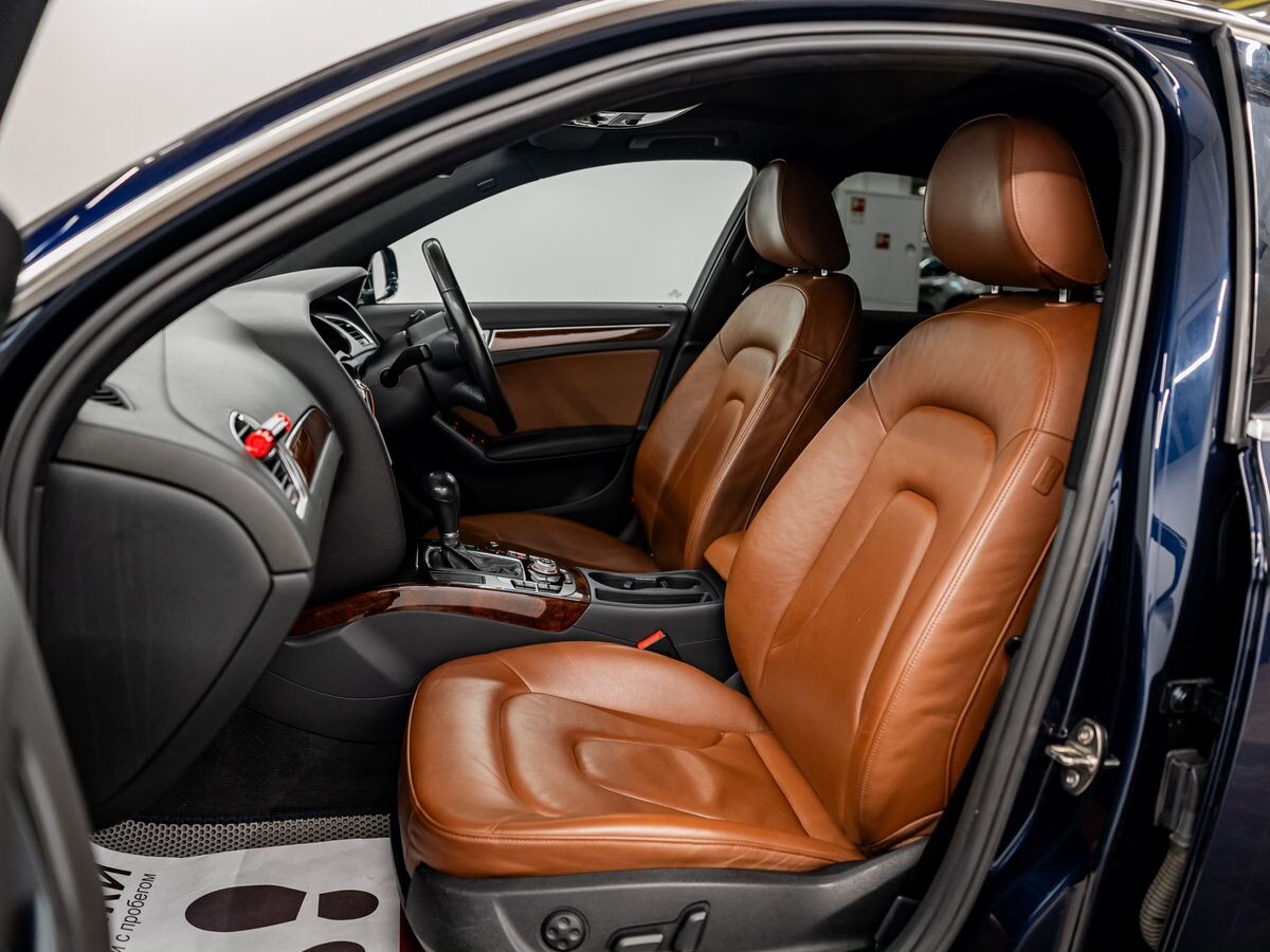 Audi A4 2010 - фото автомобиля