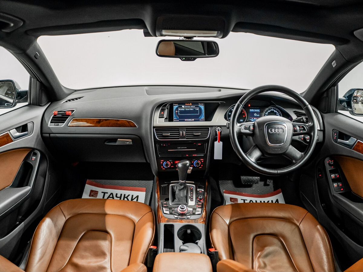 Audi A4 2010 - фото автомобиля